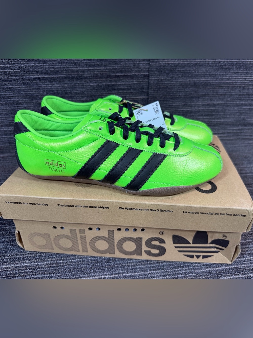 adidas Tokyo Decon Solar Green/Black/Gold Leather Sneakers Women’s size 9.5 New